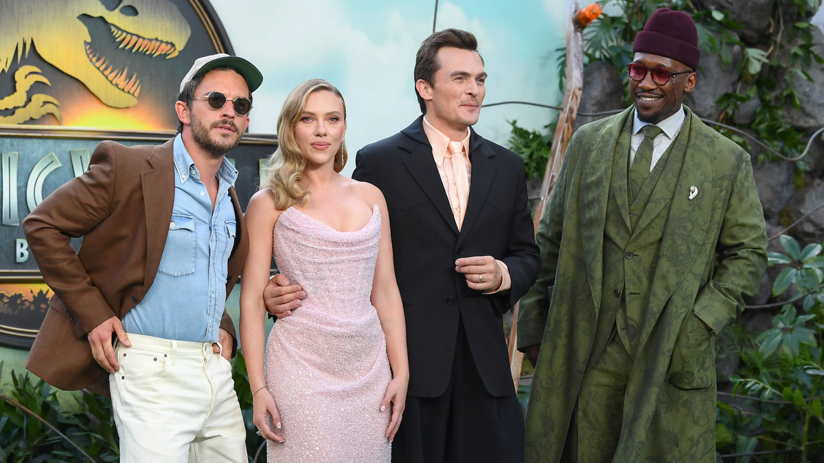 Jurassic World Rebirth: Scarlett Johansson Leads the New Era of Dinosaurs